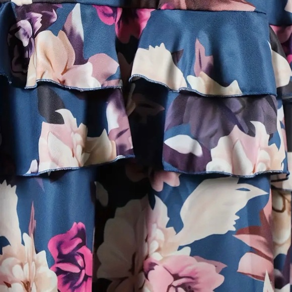 Large two piece wedding guest dress - Picture 3 of 3